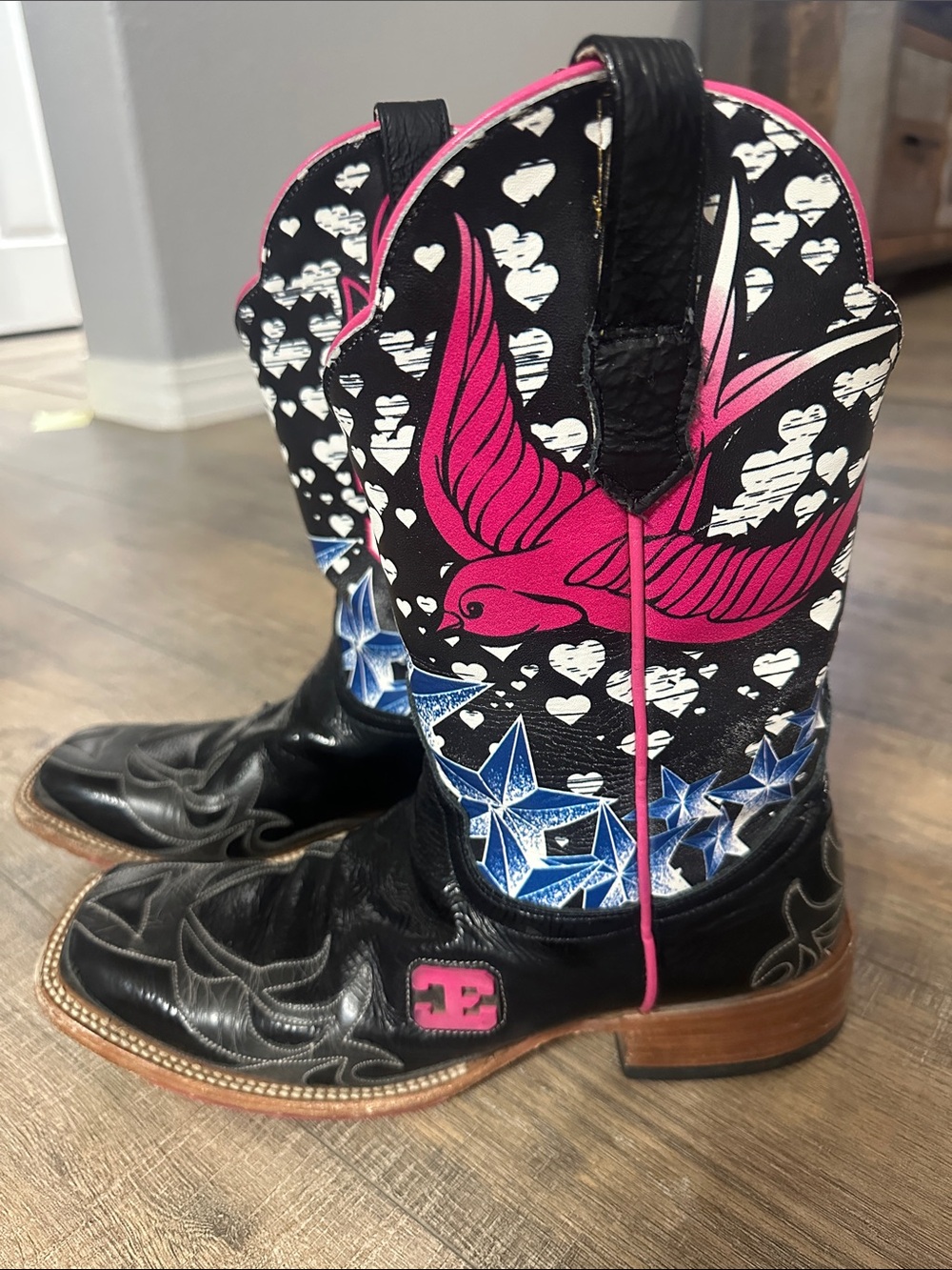 Cinch EdgeWomen's Black Leather Western Boots with Pink Bird & Blue Star Accents
